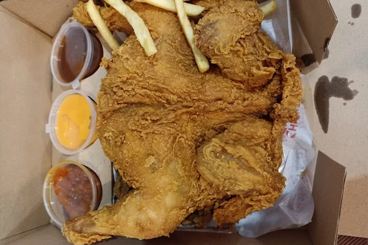 Ayam Gurih di Jantung Cilacap: OhMy! Chicken Menyapa Anda